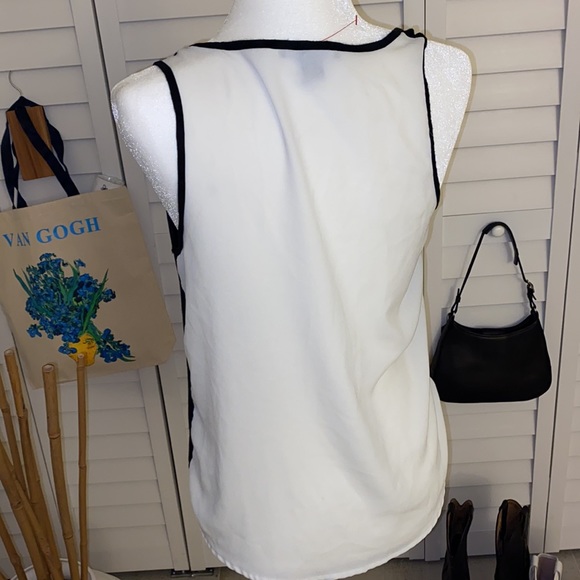 Two toned top - Picture 3 of 3